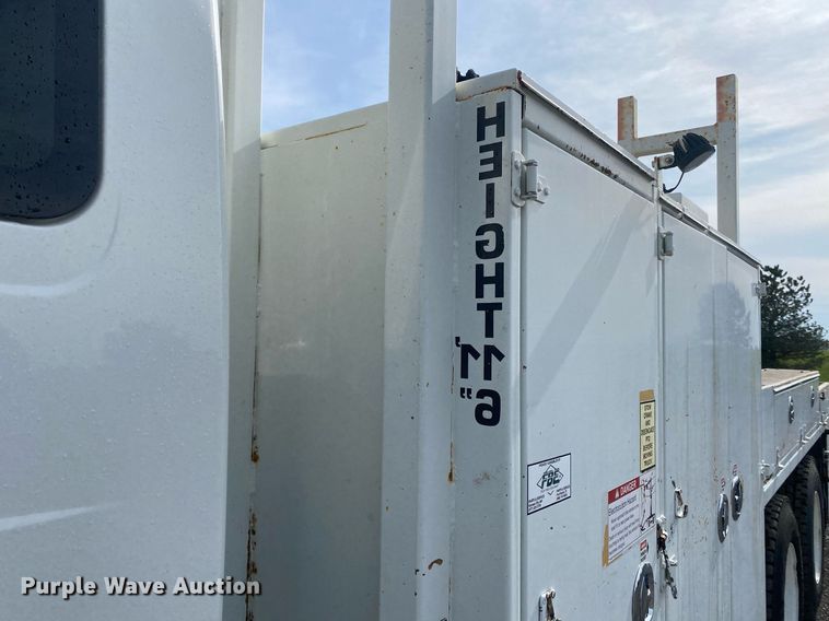 image for item KB9472 2009 International 7500  utility / service truck