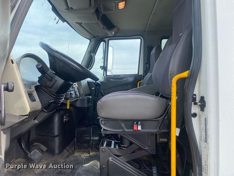 image for item KB9472 2009 International 7500  utility / service truck