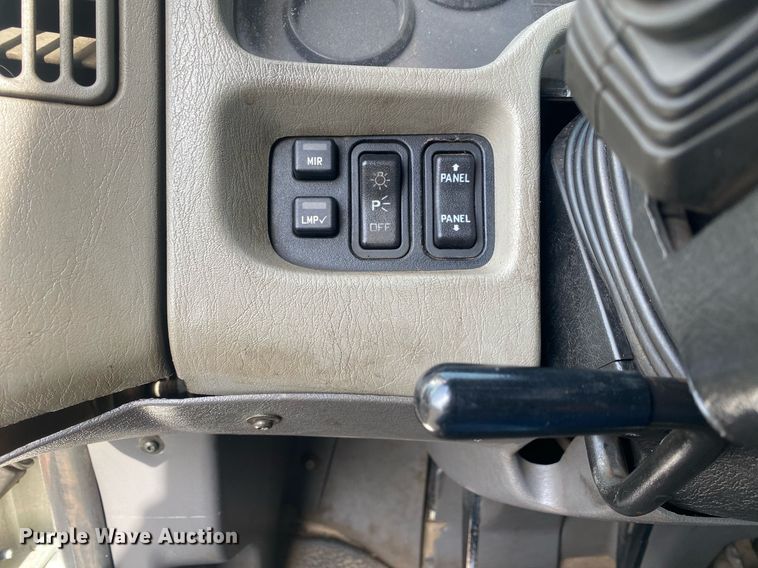 image for item KB9472 2009 International 7500  utility / service truck