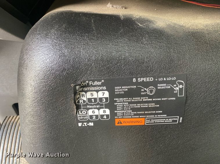 image for item KB9472 2009 International 7500  utility / service truck