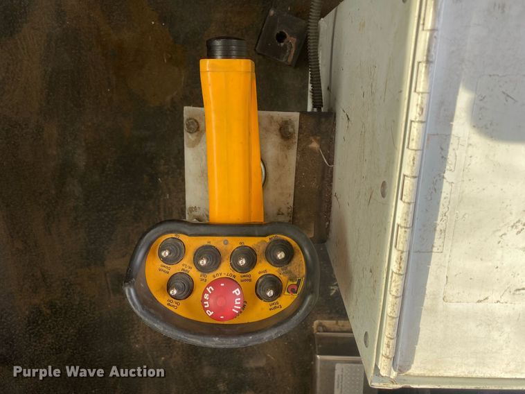 image for item KB9472 2009 International 7500  utility / service truck