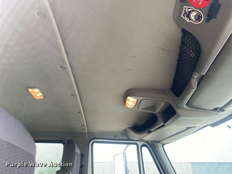 image for item KB9472 2009 International 7500  utility / service truck