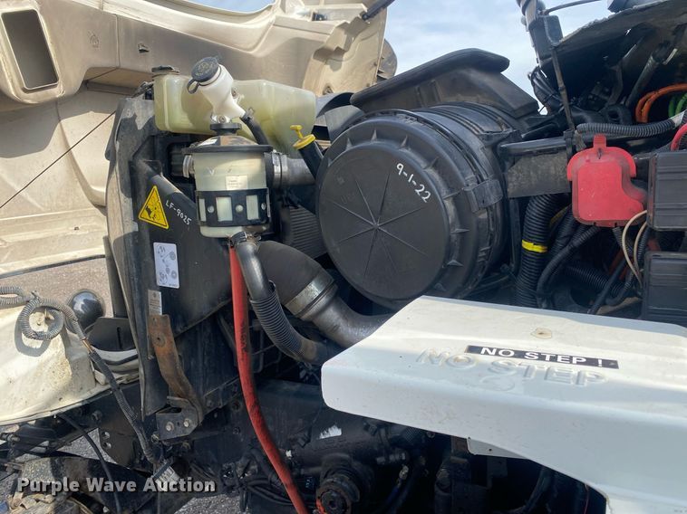 image for item KB9472 2009 International 7500  utility / service truck