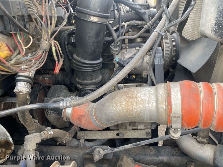 image for item KB9472 2009 International 7500  utility / service truck