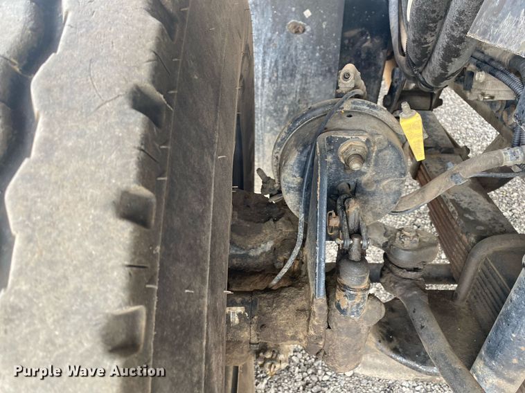 image for item KB9472 2009 International 7500  utility / service truck