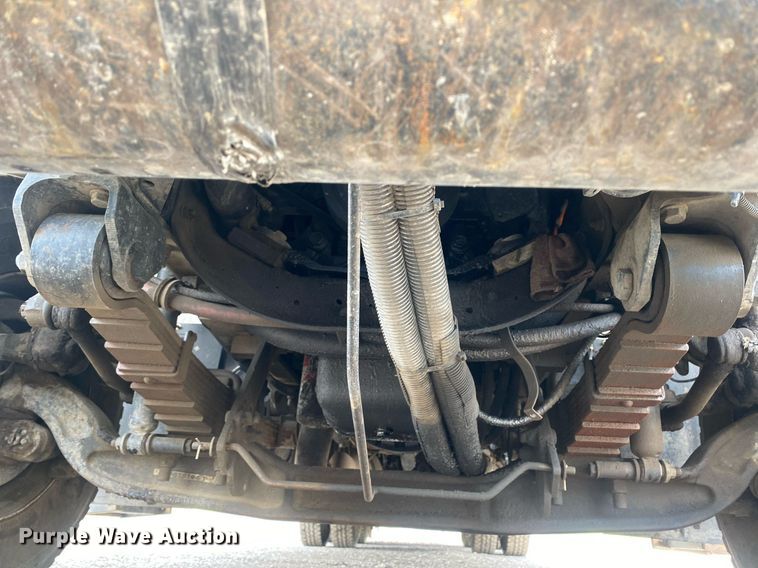 image for item KB9472 2009 International 7500  utility / service truck