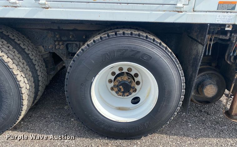 image for item KB9472 2009 International 7500  utility / service truck