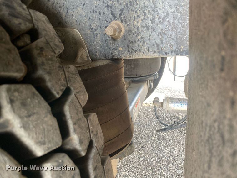 image for item KB9472 2009 International 7500  utility / service truck