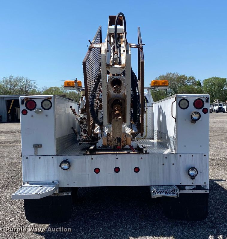 image for item KB9474 2009 Ford F550 Super Duty  SuperCab drilling rig truck