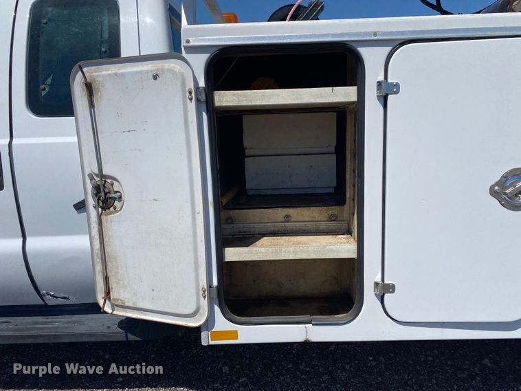 image for item KB9474 2009 Ford F550 Super Duty  SuperCab drilling rig truck