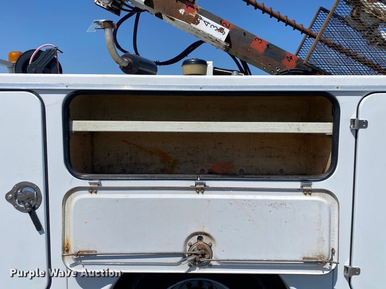 image for item KB9474 2009 Ford F550 Super Duty  SuperCab drilling rig truck