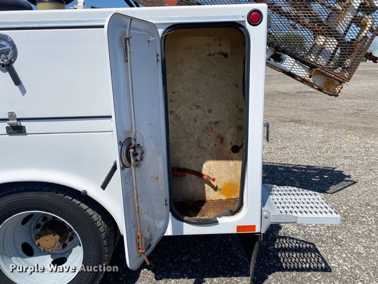 image for item KB9474 2009 Ford F550 Super Duty  SuperCab drilling rig truck