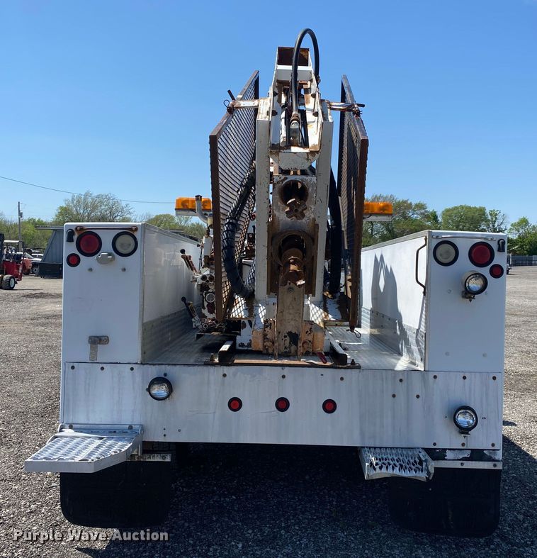 image for item KB9474 2009 Ford F550 Super Duty  SuperCab drilling rig truck