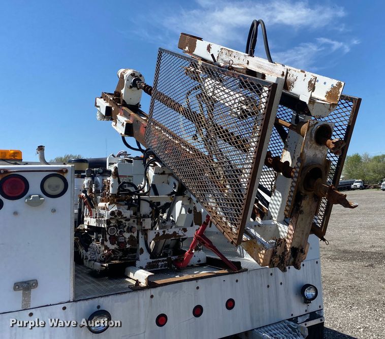 image for item KB9474 2009 Ford F550 Super Duty  SuperCab drilling rig truck