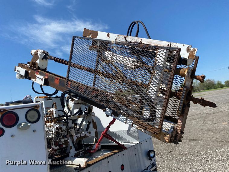 image for item KB9474 2009 Ford F550 Super Duty  SuperCab drilling rig truck