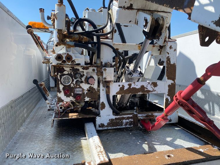 image for item KB9474 2009 Ford F550 Super Duty  SuperCab drilling rig truck