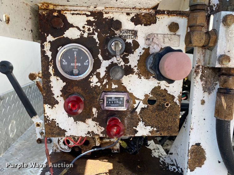 image for item KB9474 2009 Ford F550 Super Duty  SuperCab drilling rig truck