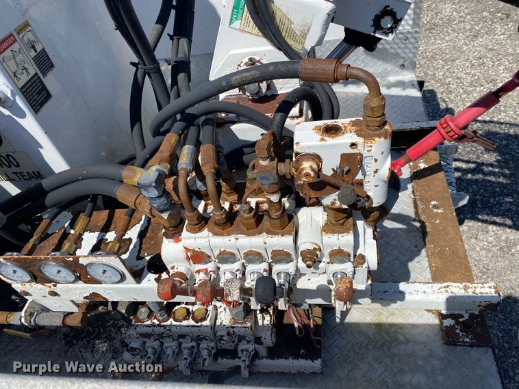 image for item KB9474 2009 Ford F550 Super Duty  SuperCab drilling rig truck