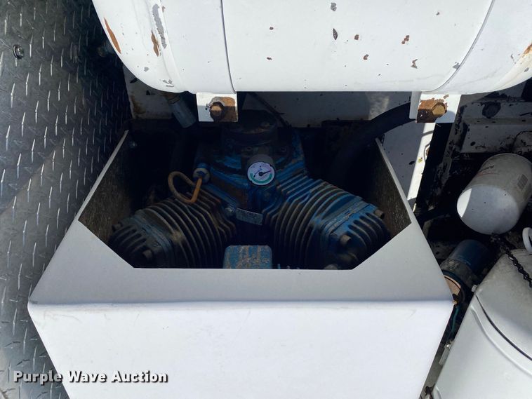 image for item KB9474 2009 Ford F550 Super Duty  SuperCab drilling rig truck