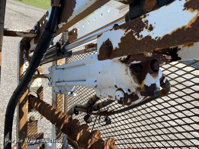 image for item KB9474 2009 Ford F550 Super Duty  SuperCab drilling rig truck