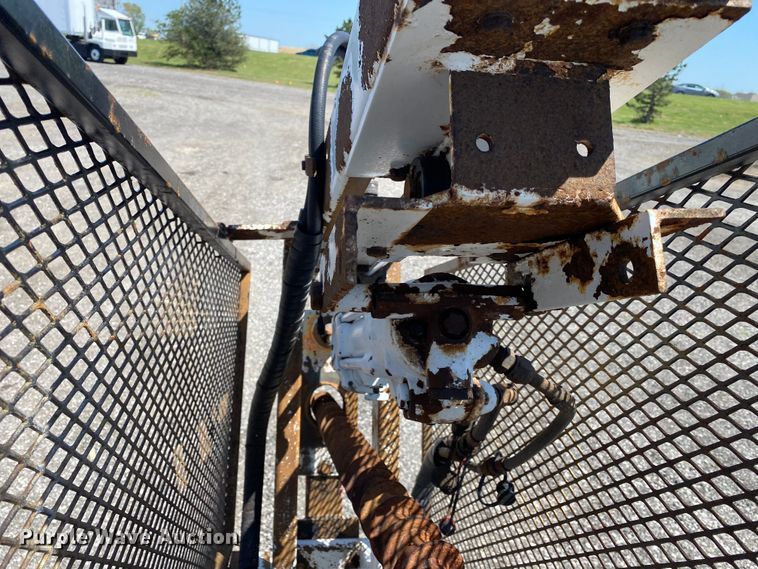 image for item KB9474 2009 Ford F550 Super Duty  SuperCab drilling rig truck