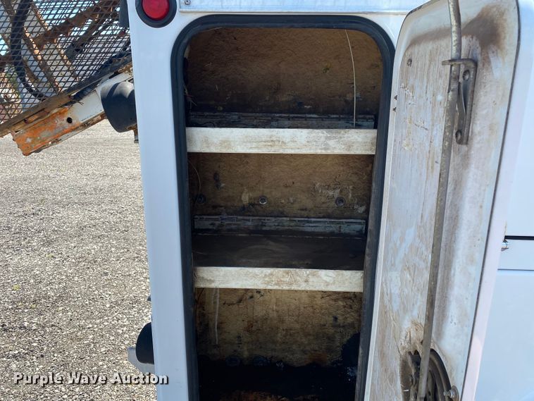 image for item KB9474 2009 Ford F550 Super Duty  SuperCab drilling rig truck