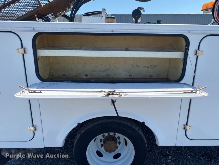 image for item KB9474 2009 Ford F550 Super Duty  SuperCab drilling rig truck