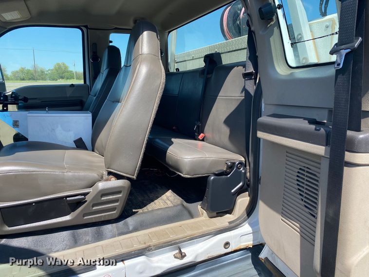 image for item KB9474 2009 Ford F550 Super Duty  SuperCab drilling rig truck