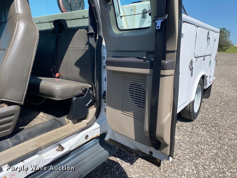 image for item KB9474 2009 Ford F550 Super Duty  SuperCab drilling rig truck