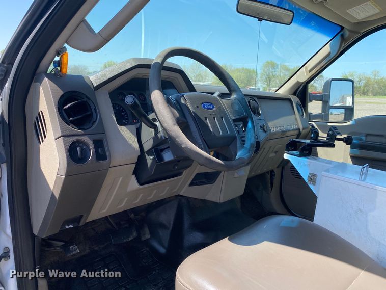 image for item KB9474 2009 Ford F550 Super Duty  SuperCab drilling rig truck