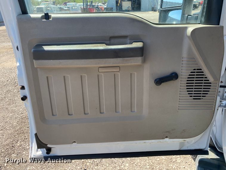 image for item KB9474 2009 Ford F550 Super Duty  SuperCab drilling rig truck