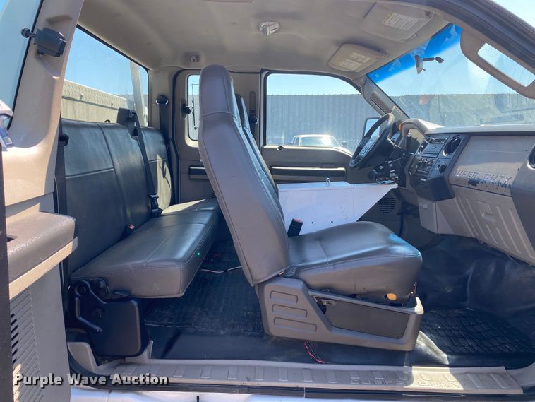 image for item KB9474 2009 Ford F550 Super Duty  SuperCab drilling rig truck