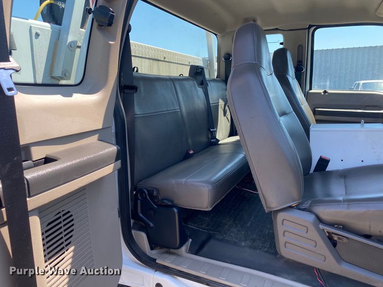 image for item KB9474 2009 Ford F550 Super Duty  SuperCab drilling rig truck