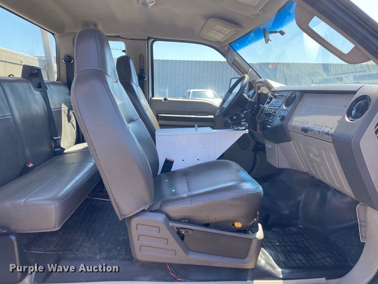 image for item KB9474 2009 Ford F550 Super Duty  SuperCab drilling rig truck