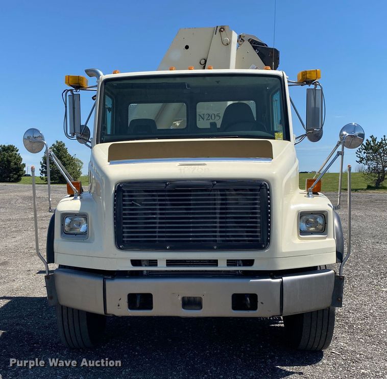 image for item KB9475 2000 Freightliner FL80  crane truck