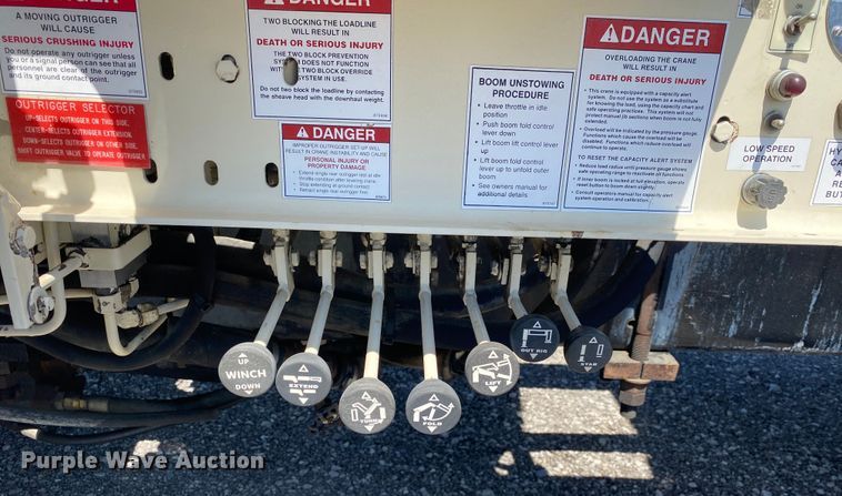 image for item KB9475 2000 Freightliner FL80  crane truck