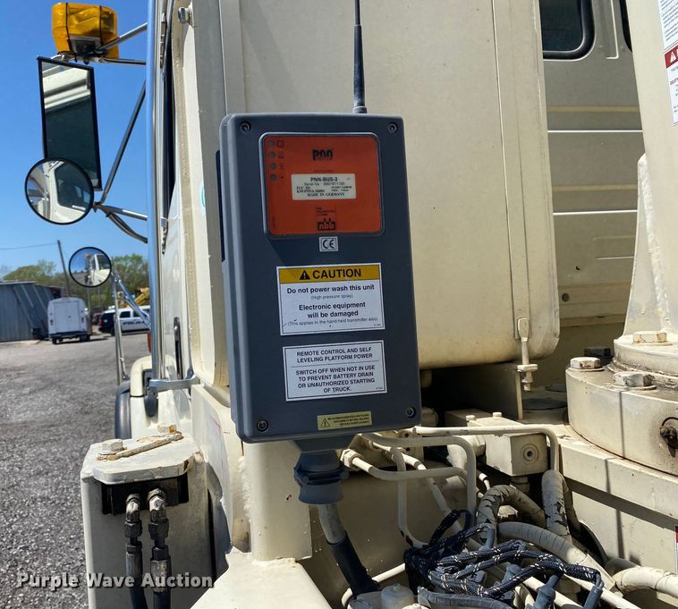 image for item KB9475 2000 Freightliner FL80  crane truck