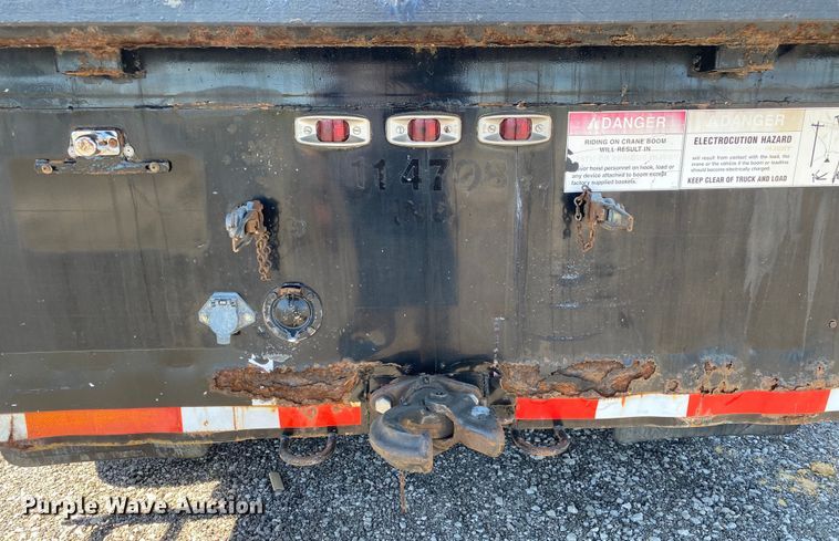 image for item KB9475 2000 Freightliner FL80  crane truck