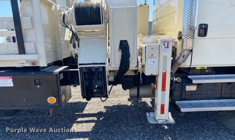 image for item KB9475 2000 Freightliner FL80  crane truck