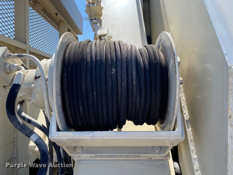 image for item KB9475 2000 Freightliner FL80  crane truck