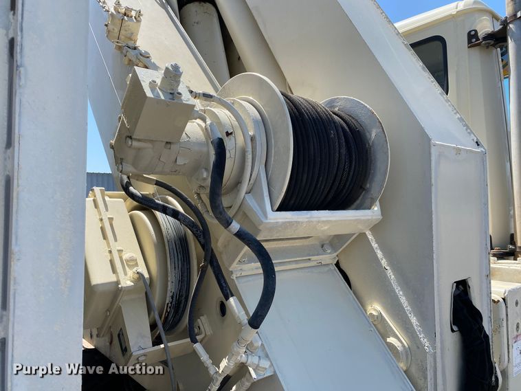 image for item KB9475 2000 Freightliner FL80  crane truck