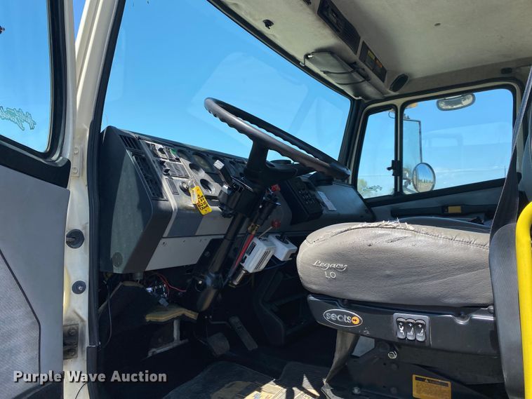 image for item KB9475 2000 Freightliner FL80  crane truck