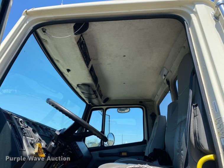 image for item KB9475 2000 Freightliner FL80  crane truck