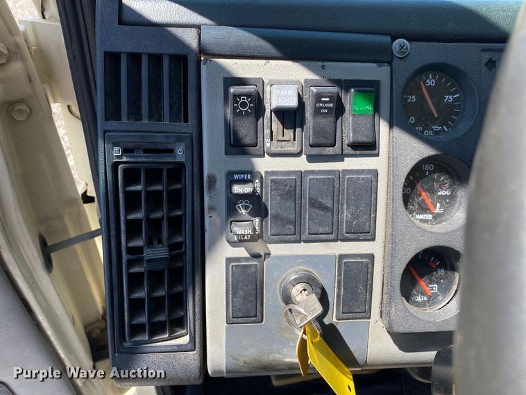 image for item KB9475 2000 Freightliner FL80  crane truck