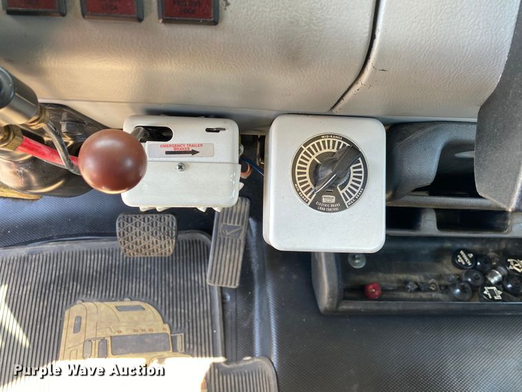 image for item KB9475 2000 Freightliner FL80  crane truck