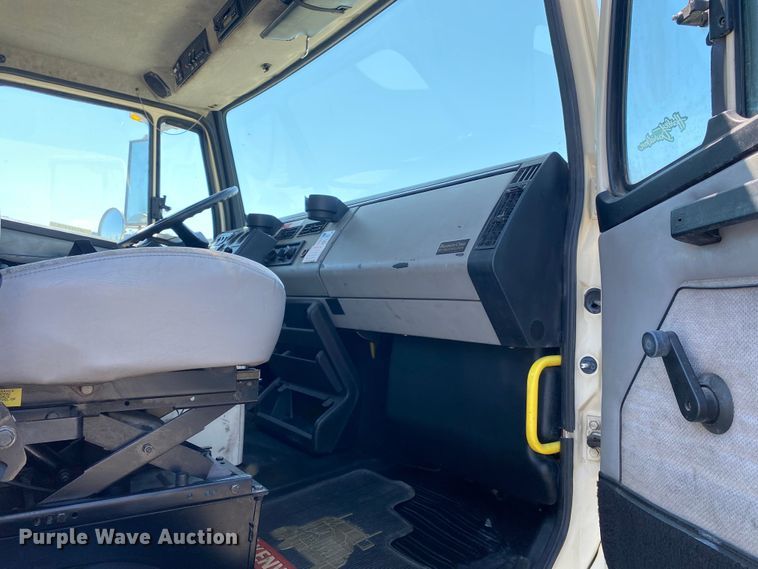 image for item KB9475 2000 Freightliner FL80  crane truck