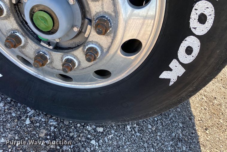 image for item KB9475 2000 Freightliner FL80  crane truck