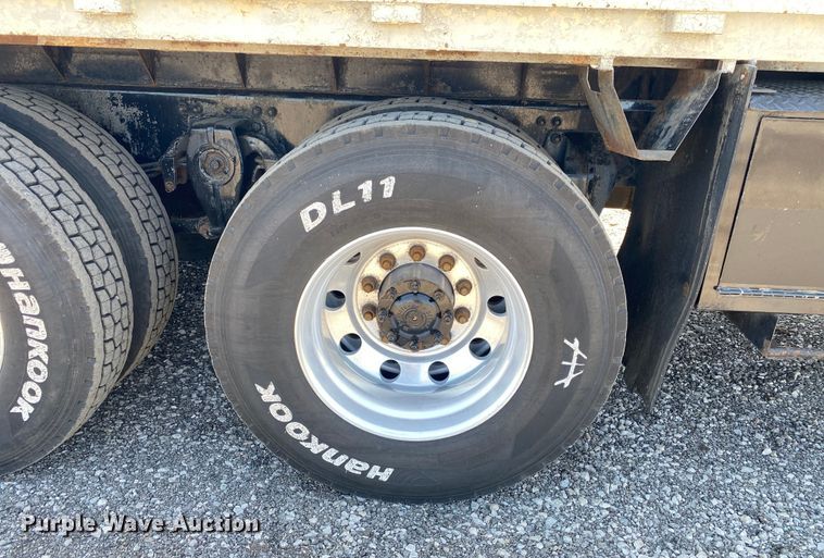 image for item KB9475 2000 Freightliner FL80  crane truck