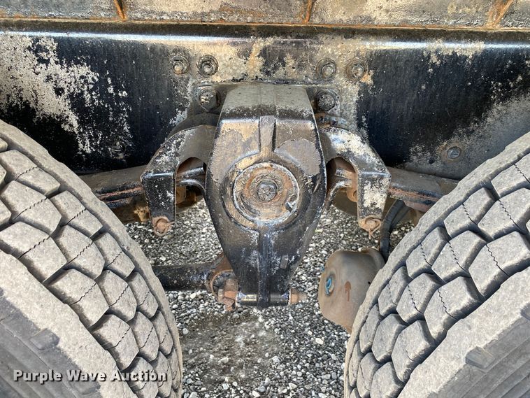 image for item KB9475 2000 Freightliner FL80  crane truck