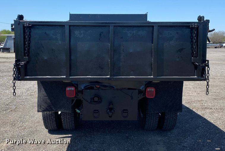 image for item KB9477 2001 International 4900  dump flatbed truck